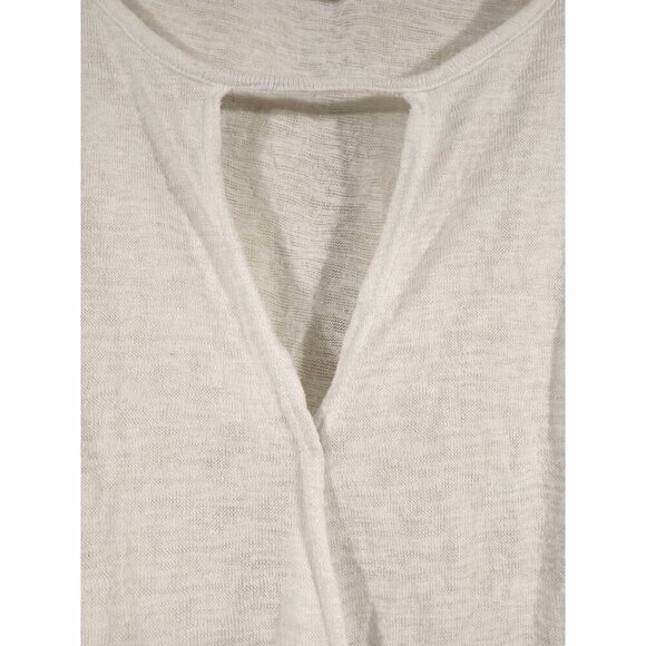 Velvet By Graham And Spencer Gorgeous White top with Peek hole Womens Small Clas - Picture 4 of 5